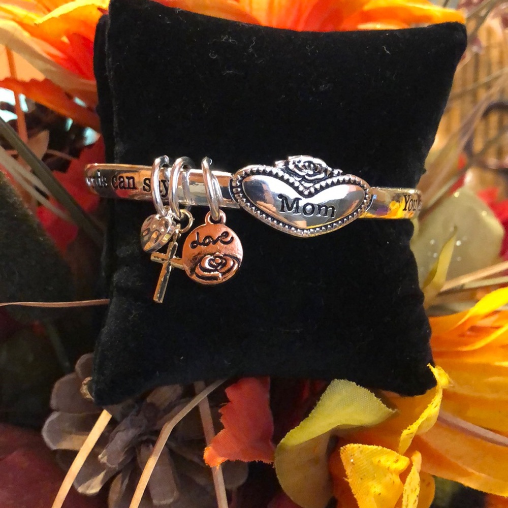 Mom Bangle Bracelet - Picture 1 of 1